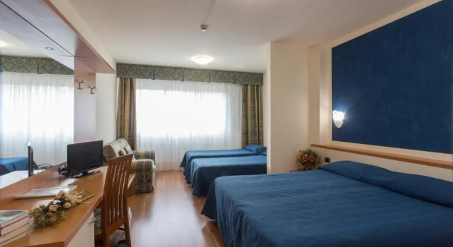 Четырёхместный номер Standard Hotel Airmotel