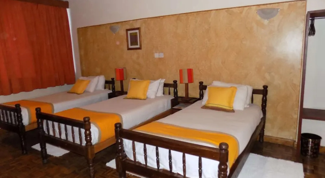Трёхместный номер Standard Kenya Comfort Suites