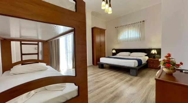 Четырёхместный номер Standard с балконом и с видом на море Hotel Benilva