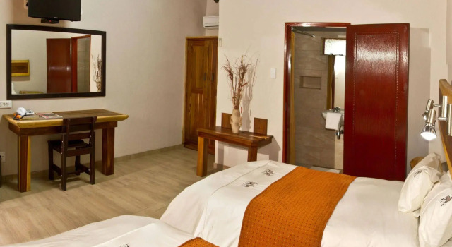 Cest Si Bon Hotel, Book Hotel Hotels in Otjiwarongo with Parking, Parking