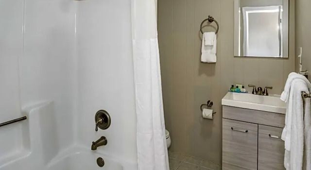 Номер Deluxe Center Harbor Inn