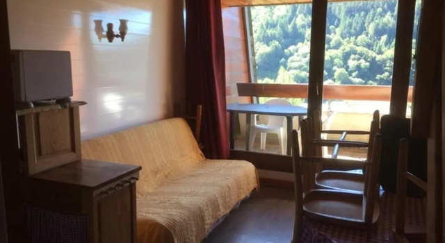 Appartement Mont-Dore, 2 pièces, 5 personnes - FR-1-415-81, Prenota Appartamento Hotel a Alvernia con parcheggio, Parcheggio