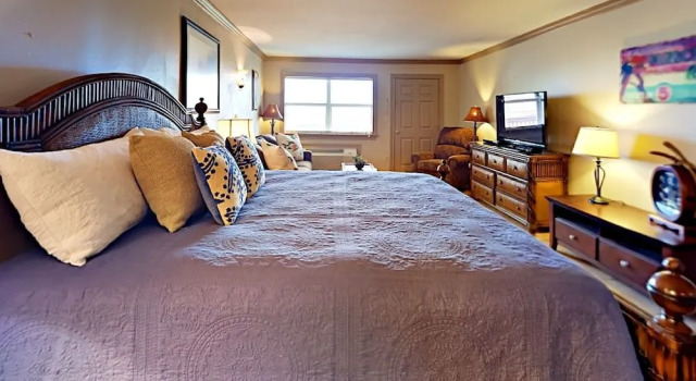 144 Sea Breeze 1 Bedroom 1 Bathroom Condo