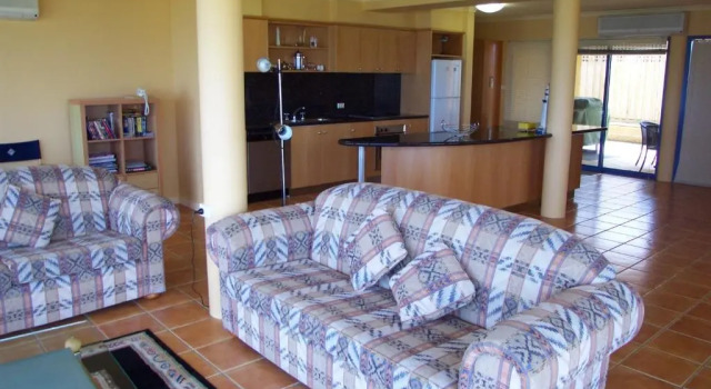 Horizons Beachfront Apartment