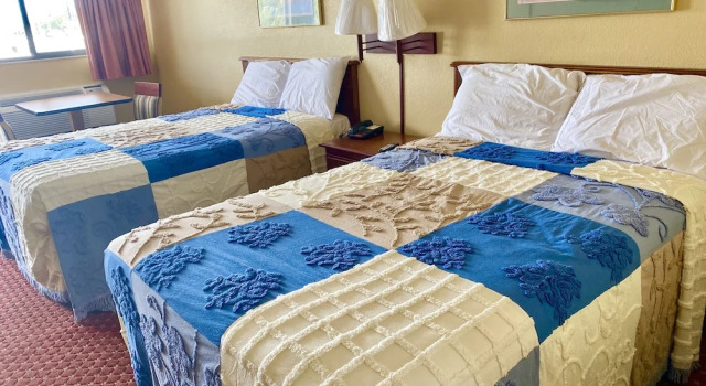 Ekonomiczny dwuosobowy pokój Regency Inn