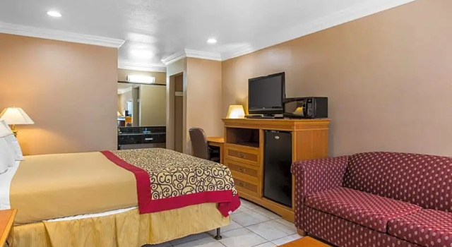 Двухместный люкс Rodeway Inn Cypress - Buena Park
