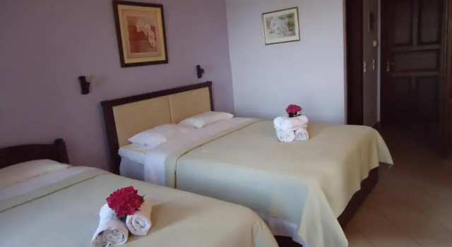 Трёхместный номер Standard Eden Hotel