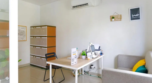 TwoSpaces Living at Zena Mozia, Prenota Affittacamere Legok West Java