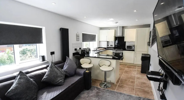Luxury 3-bed Apartment in Bournemouth Nr Beach, Varaa Huoneisto Asunnot kohteessa Merseyside, Huoneisto