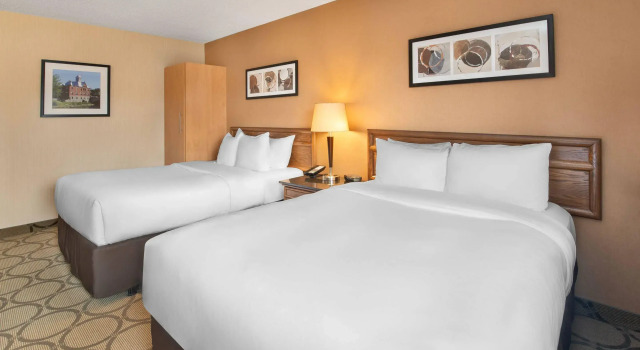 Четырёхместный номер Standard Comfort Inn Pembroke
