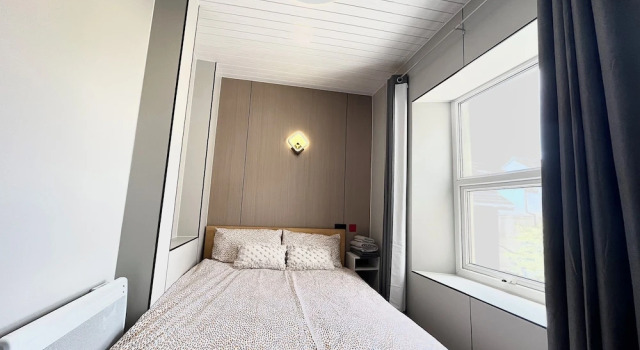 OYO Welsh Holiday Accommodation - Modern Stay