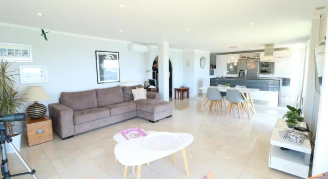 Fantastic sea view for this 2 bedroom up to 6 people 327
