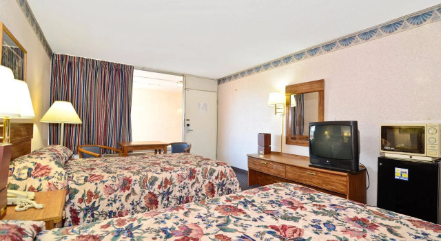 Americas Best Value Inn Sanford, Забронировать Отель Сэнфорд Северная Каролина
