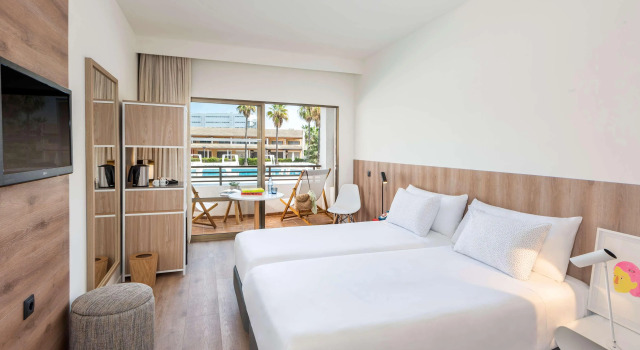 Отель Innside by Meliá Alcudia