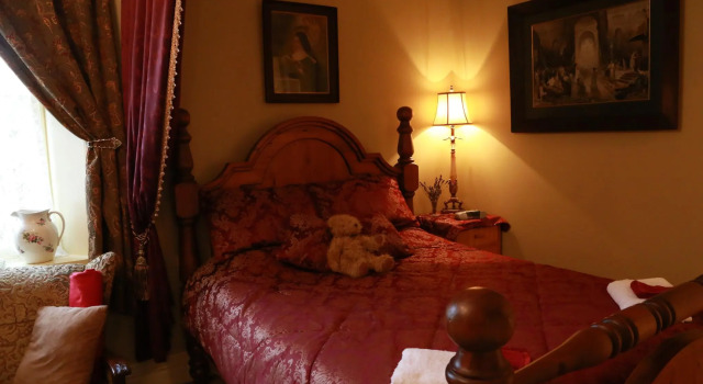 Blakes Manor Self Contained Heritage Accommodation, Book Hotel Deloraine Tasmania