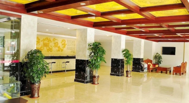 Daweng Jiulongquan Hotel ((Licun Pedestrian Street Store)(九龙泉大酒店（李村步行街店）)