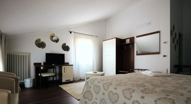 Полулюкс Hotel Roma