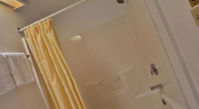 Четырёхместный номер Standard Nittany Budget Motel
