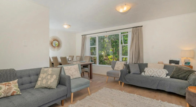 Slice of Pauanui - Pauanui Holiday Home, Rezerwuj Hotel Hotele w Auckland Region z parkingiem, Parking