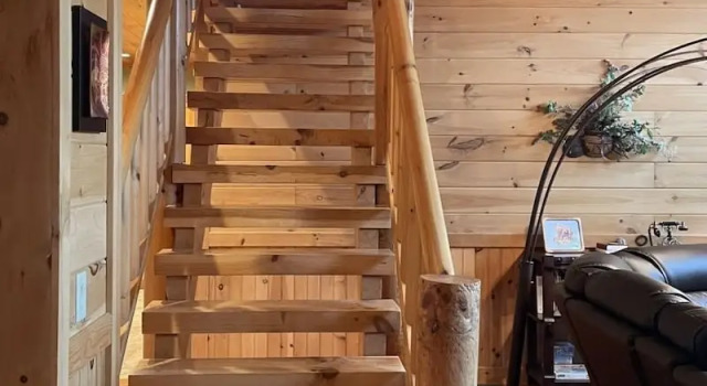 Номер Standard с 3 комнатами Deluxe log cabin! Pet and motorcycle friendly - enjoy nature with family and friends! 3 Bedroom Cabin by RedAwning
