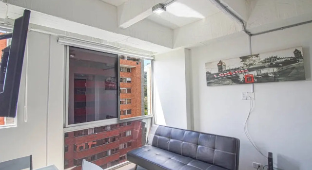 Estudio Piso Alto Con Bacon Poblado La Frontera, Prenota Appartamento El Poblado 