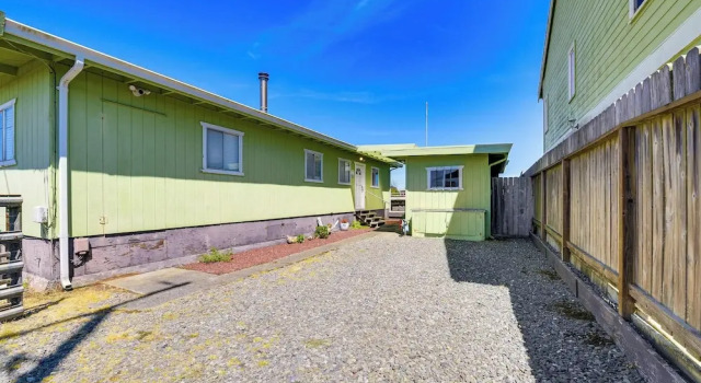 Peaceful Eureka Beach Cottage w/ 30-foot Dock, Rezerwuj Dom wakacyjny Eureka 
