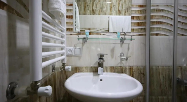 Двухместный номер Standard с балконом Discovery Hotel