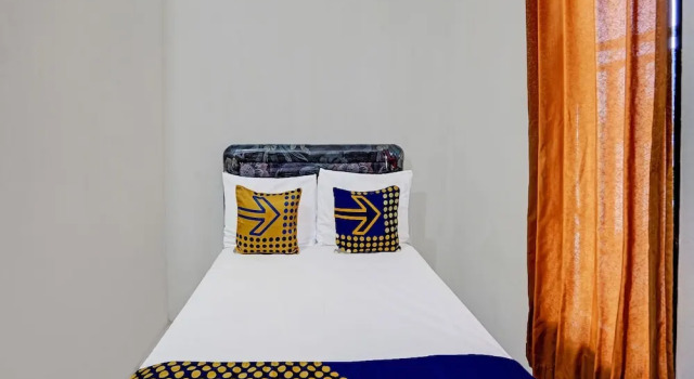 Ekonomický Dvoulůžkový s manželskou postelí pokoj Hotel O Kost Umik Sidoarjo Syariah