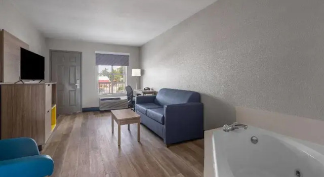Suite Days Inn by Wyndham Alma