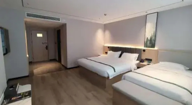 Семейный номер Standard GreenTree Inn Wuxi Jiangyin Huashi Avenue Huaxi Village Hotel