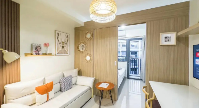 Семейный номер Standard с балконом GemstoneBR in SMDC Shore 2 Residences