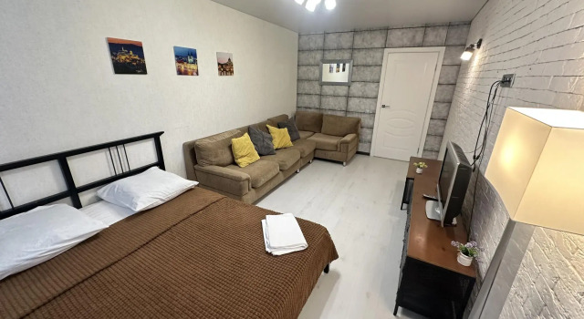 EasyRent on 38 Topolinaya Street, Prenota Appartamento Avtozavodsky district 