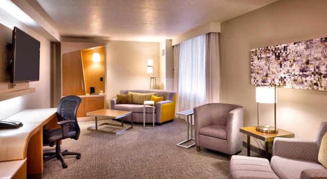 Четырёхместный люкс с 2 комнатами Courtyard by Marriott Ogden