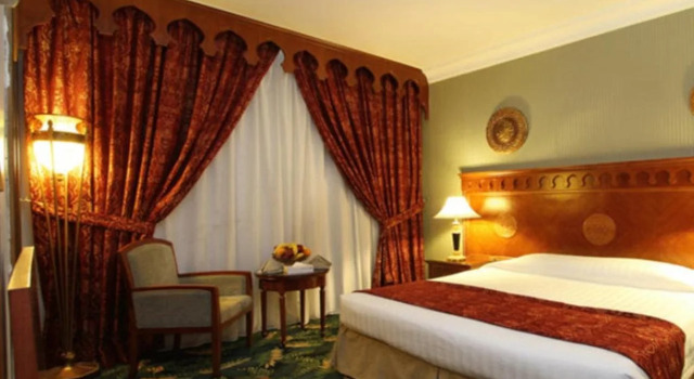 Ramada Madinah Al Hamra, Забронировать Отель Медина Эль-Мадина, рядом с Аль-Масджид аль-Набави