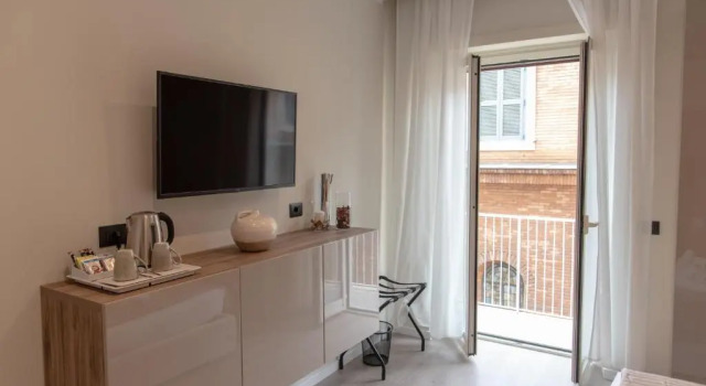 Полулюкс с балконом XXIV Domus Luxury Suites