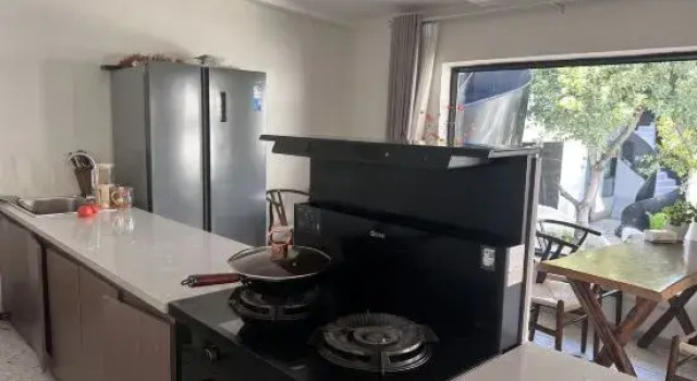 Lanting Title B&B, Rezervasyon Bed and Breakfast Yining otoparklı oteller, Otopark