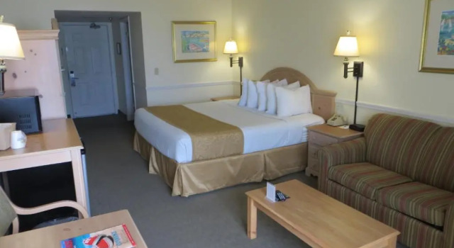 Номер Standard oceanfront Days Inn by Wyndham Daytona Oceanfront