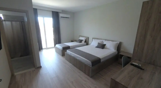 Трёхместный номер Deluxe с балконом Hotel Vila Nino