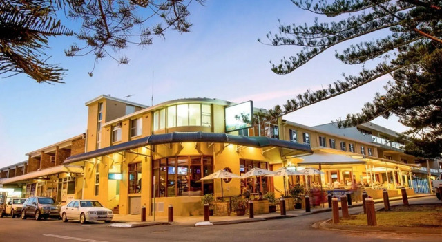 Seabreeze Beach Hotel, Забронировать Отель Саут-Уэст-Рокс Northern Rivers