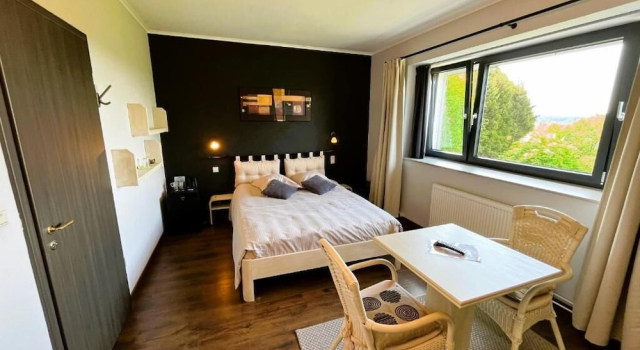 Двухместный номер Standard с видом на сад B&B Les Alisiers