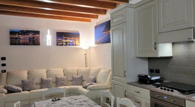Коттедж с 2 комнатами Casa vacanza Eva a 2 passi dal lago