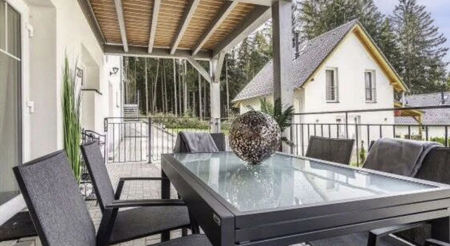 Lakeside Village 22