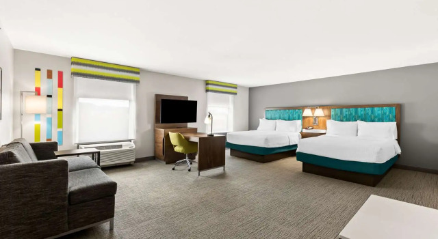 Люкс Hampton Inn & Suites Canton