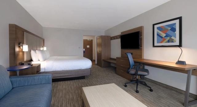 Двухместный люкс Holiday Inn Express & Suites - Detroit - Dearborn by IHG