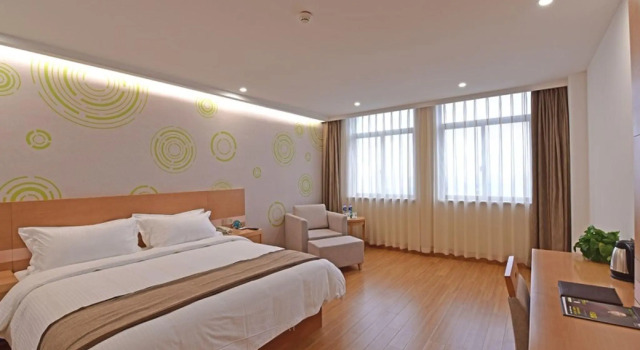 GreenTree Inn Tongxiang Chongfuzhen World Fur Center Branch, Prenota Hotel Hotel economici a Jiaxing