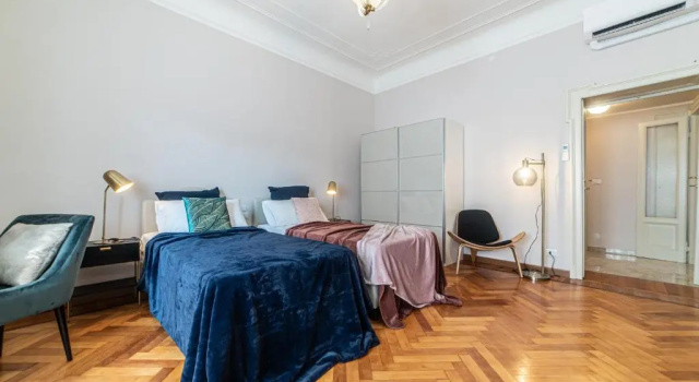 Апартаменты Superior ALTIDO Sophisticated 3-bed flat with desk