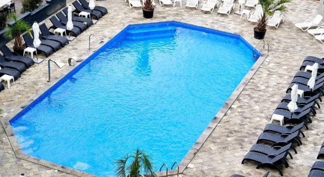 Opal Luxury Apartment 92 Spa n Pool Beach resort, Varaa Huoneisto Hotellit Mamaia-Sat pysäköinnillä, Pysäköinti