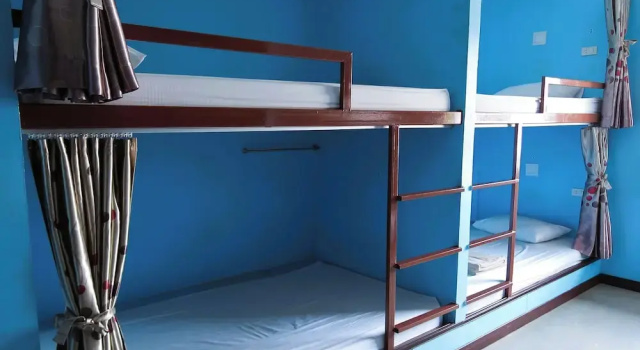 Кровать в общем номере Bed Station Hostel Krabi