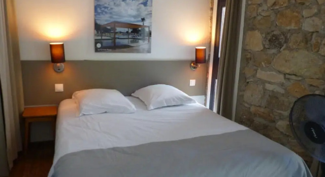 Mezzanine Cottage for 6 in Ardeche, Забронировать Дом для отпуска Виллы Овернь-Рона-Альпы, Вилла