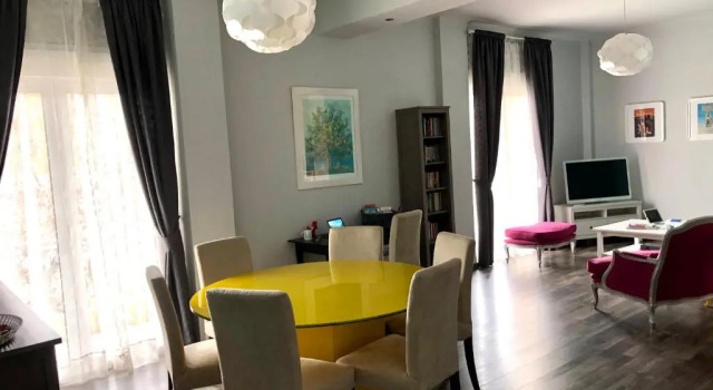Victoria’s home: Acropolis museum at 400m, Bright, Renovated, 95m² flat, Забронировать Апартаменты/квартира Неос-Космос Афины, рядом с Холм Филопаппос
